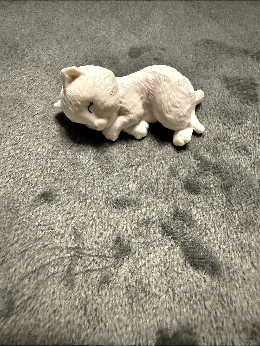 Vintage Barbie Sleeping Kitty Cat White Pet Figure